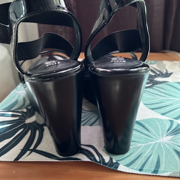Black wedges never worn size 8 - Picture 4 of 5